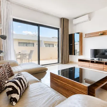 2br Penthouse With Private Terrace & Bbq Near Balluta Bay 公寓