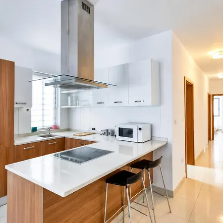 2br Penthouse With Private Terrace & Bbq Near Balluta Bay