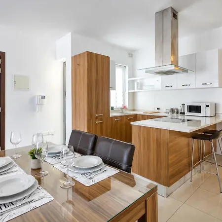 2br Penthouse With Private Terrace & Bbq Near Balluta Bay Apartmán