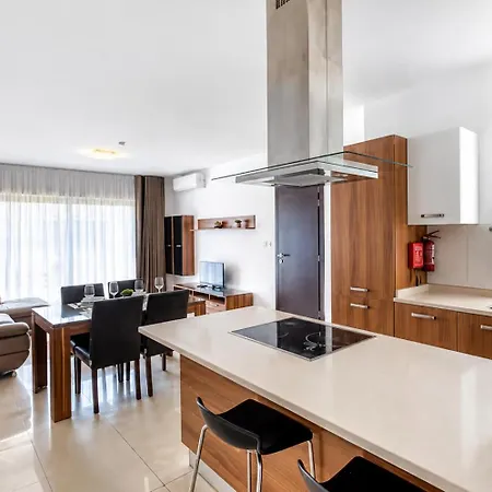 2br Penthouse With Private Terrace & Bbq Near Balluta Bay 斯利马