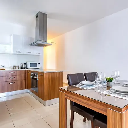 2br Penthouse With Private Terrace & Bbq Near Balluta Bay *