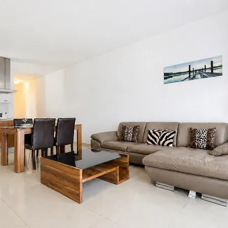 2br Penthouse With Private Terrace & Bbq Near Balluta Bay Apartmán Sliema