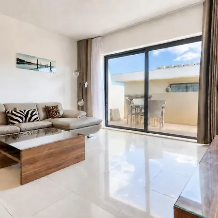 2br Penthouse With Private Terrace & Bbq Near Balluta Bay 公寓