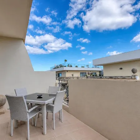 2br Penthouse With Private Terrace & Bbq Near Balluta Bay